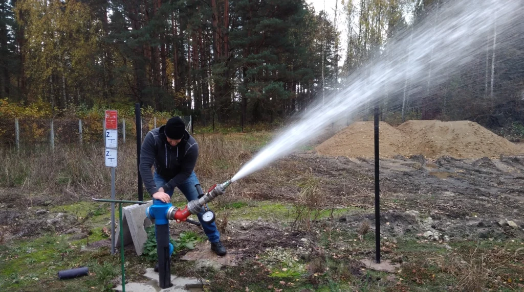 Przegląd hydrantów wewnętrznych i zewnętrznych - obraz